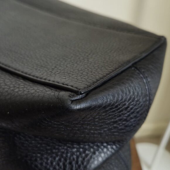 Valentino Rockstud Tote, Gorgeous BLK  Leather Large; More than 45%-off retail - Picture 9 of 16